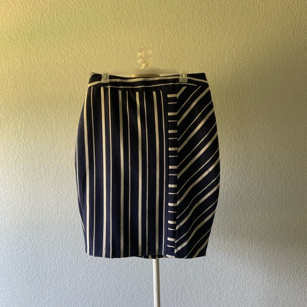 Size L DOWNEAST BASICS/DE COLLECTION Pencil Skirt